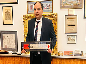 lawyer-ajit-mishra-gets-freedom-of-the-city-of-london-award